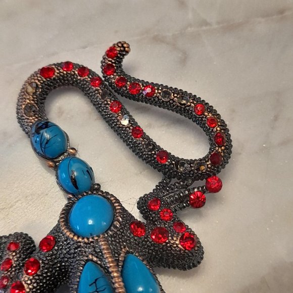 4 inch Turquoise and Red Crystal Gecko Brooch - Picture 3 of 11